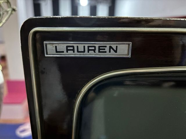 Televisor Lauren De Luxe Retro + Transformador