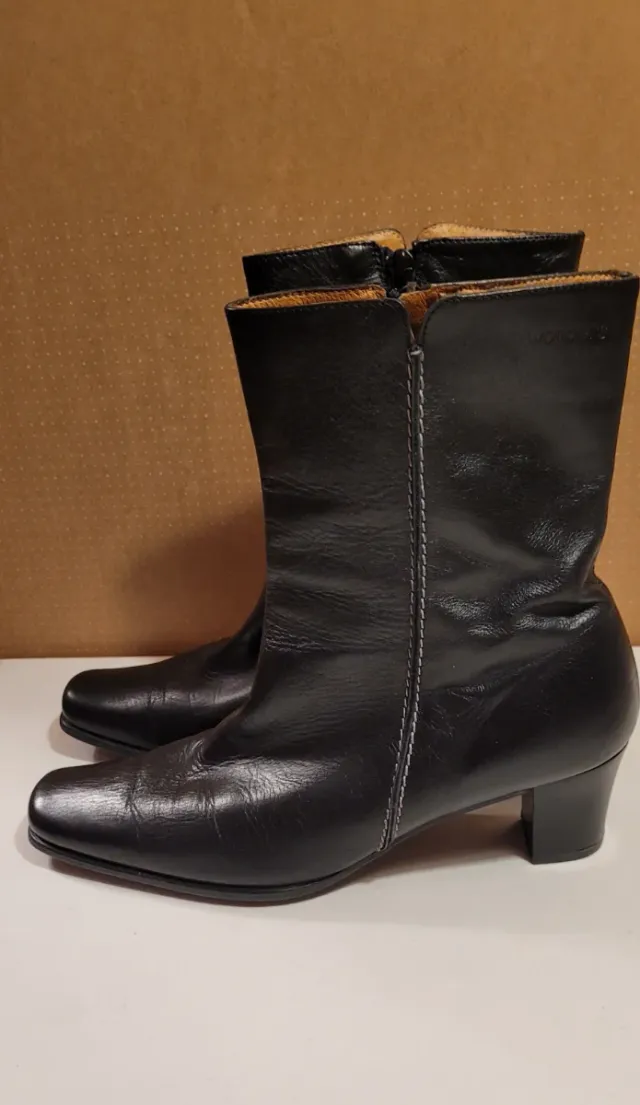 Botas negras media caña tacón