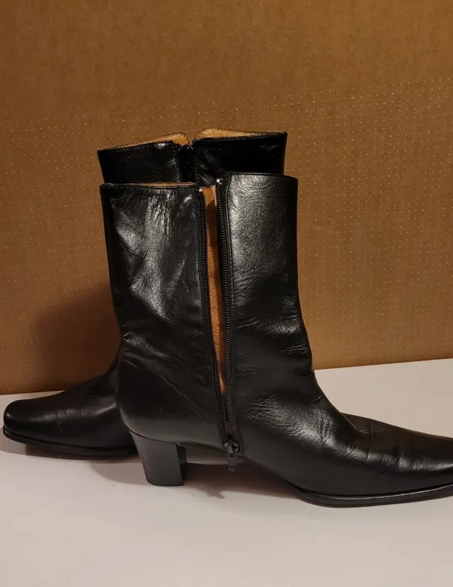 Botas negras media caña tacón