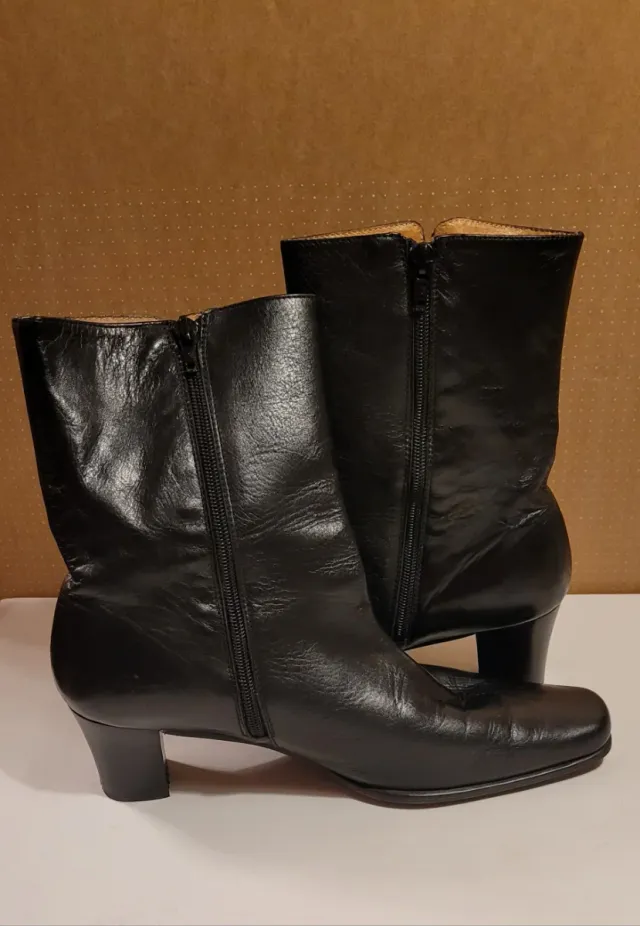 Botas negras media caña tacón