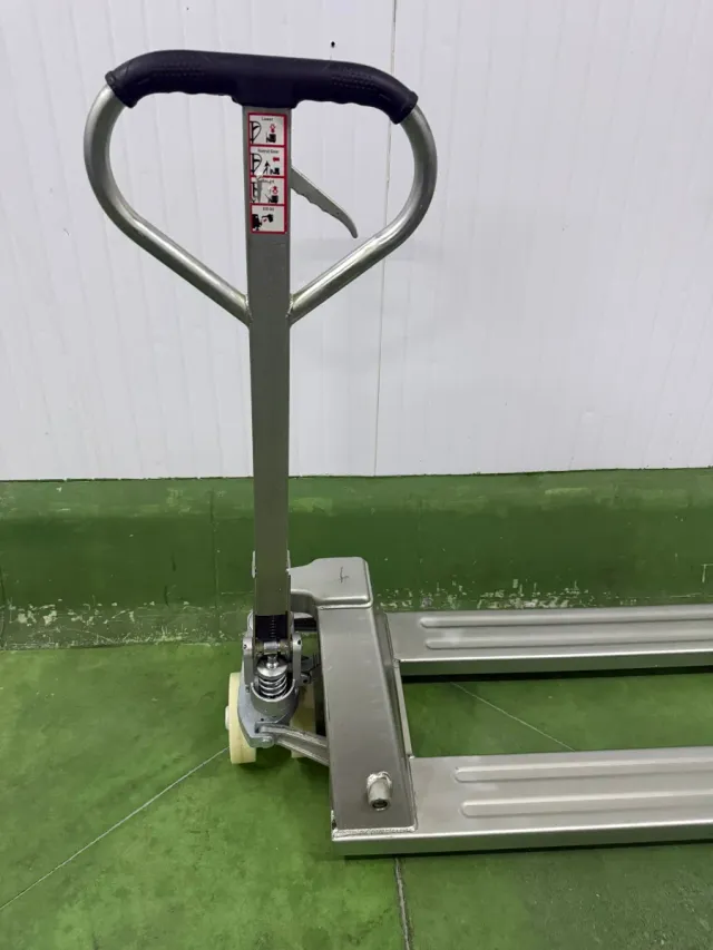 Transpaleta galvanizada 550x1200 mm