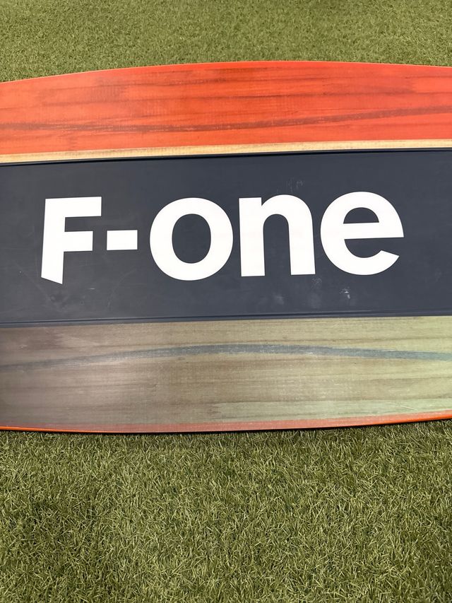 Tabla Kite F-One Trax 139cm 2025