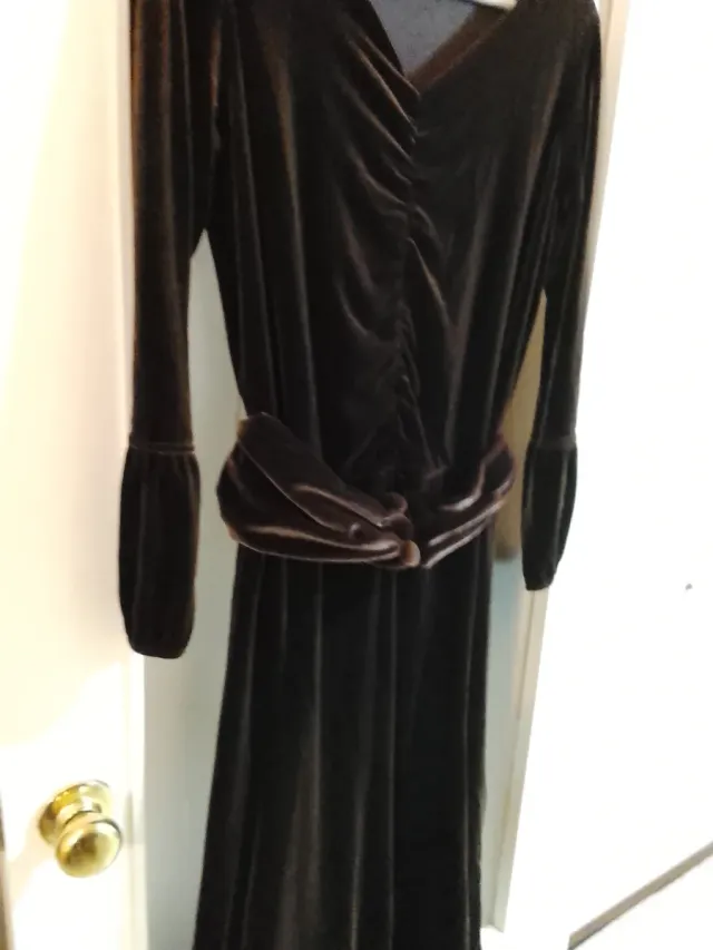 Vestido de terciopelo marrón