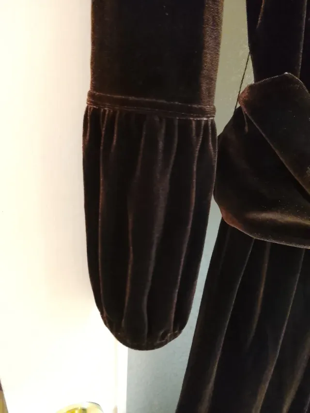 Vestido de terciopelo marrón