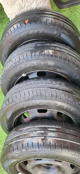 Juego 4 Llantas 15 con Neumáticos