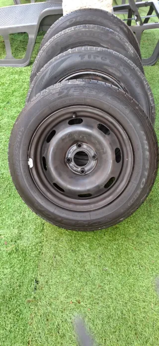 Juego 4 Llantas 15 con Neumáticos