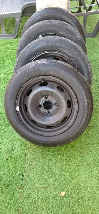 Juego 4 Llantas 15 con Neumáticos