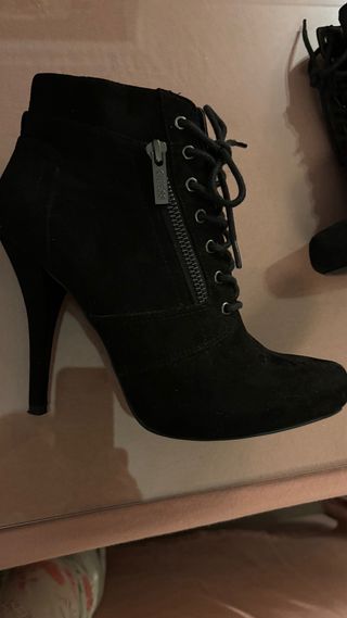 Botas Guess Negras con Cremallera