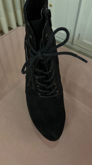 Botas Guess Negras con Cremallera