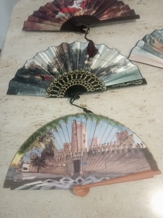 Lote 4 abanicos decorativos