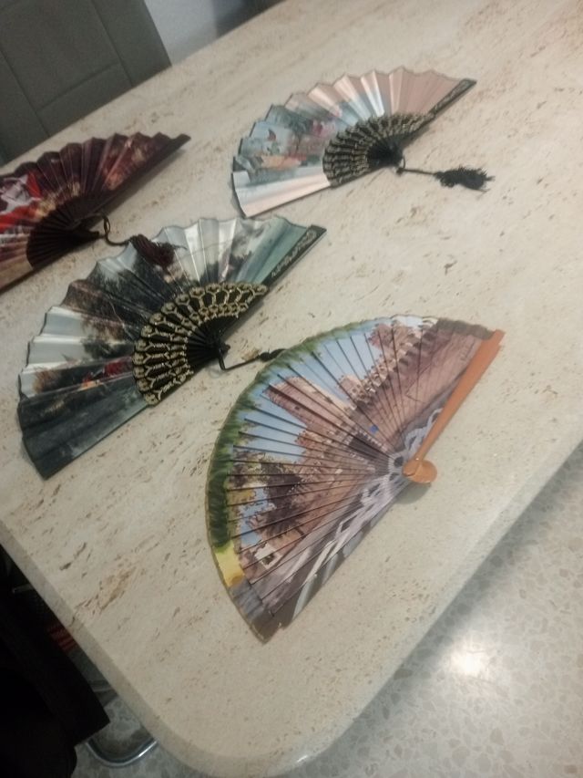 Lote 4 abanicos decorativos