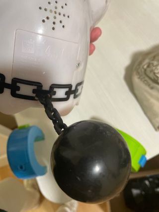 Juguete fantasma blanco con cadena