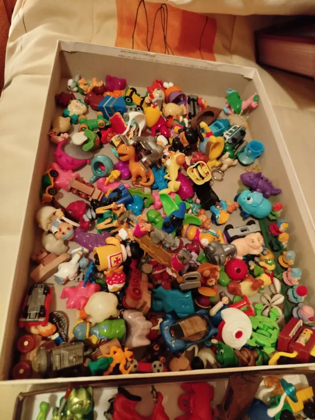 Figuritas Kinder e McDonald's e altri