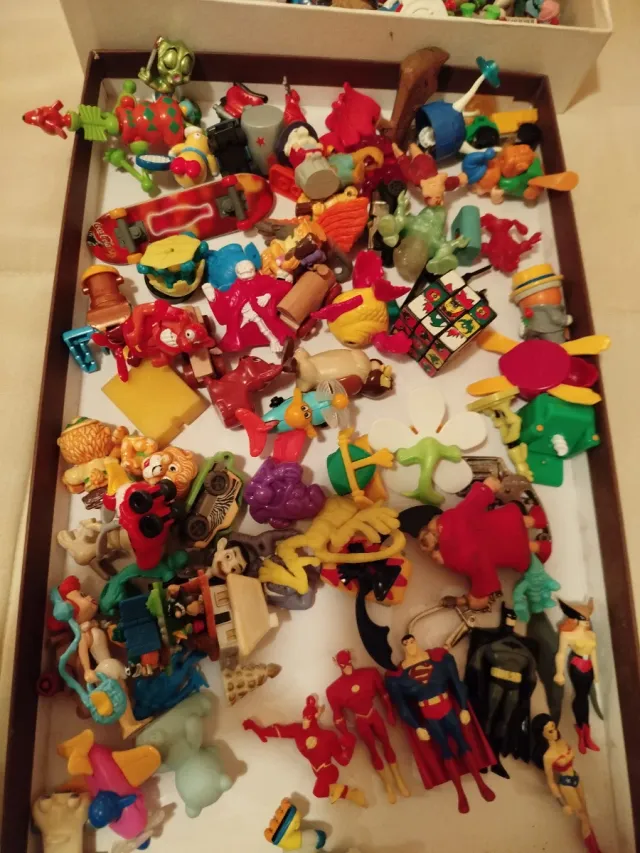Figuritas Kinder e McDonald's e altri