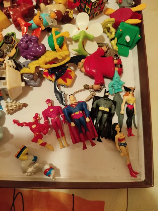 Figuritas Kinder e McDonald's e altri