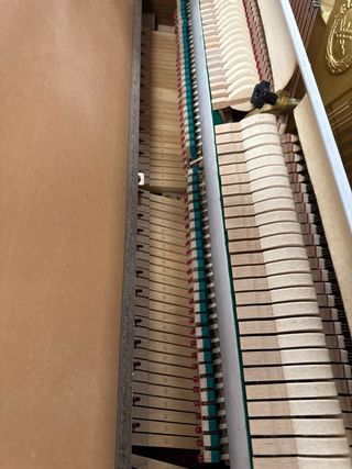 Piano Vertical Yamaha Marrón