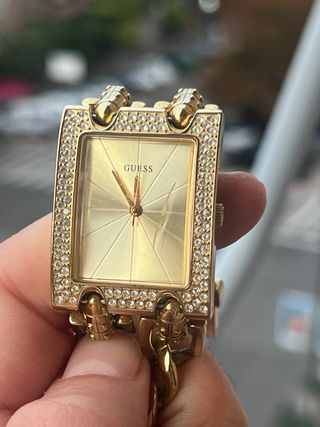 Reloj Guess Dorado Mujer