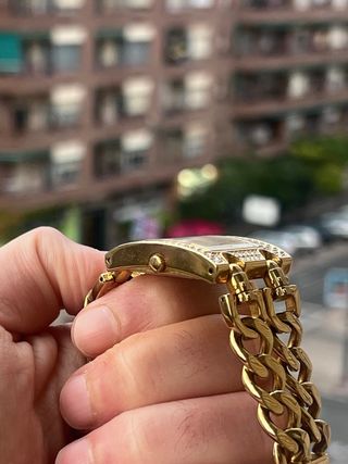 Reloj Guess Dorado Mujer