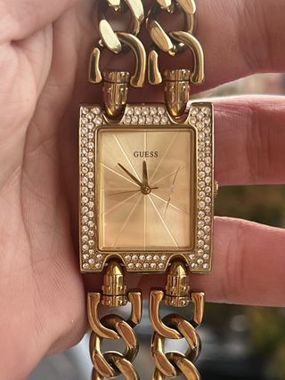 Reloj Guess Dorado Mujer