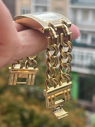 Reloj Guess Dorado Mujer