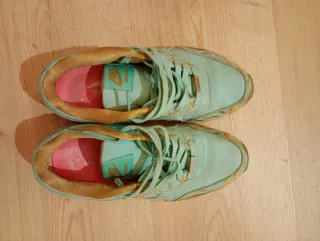 Nike Air Max Turquesa y Dorado