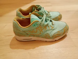 Nike Air Max Turquesa y Dorado