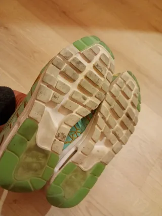 Nike Air Max Turquesa y Dorado