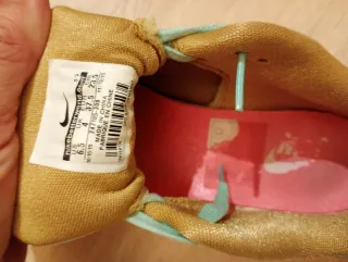 Nike Air Max Turquesa y Dorado