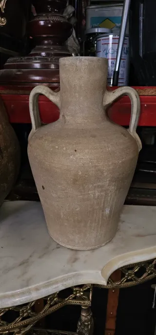 Cántaros de barro antiguos
