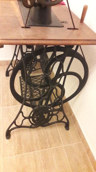 Máquina de coser Singer antigua