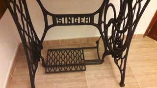 Máquina de coser Singer antigua