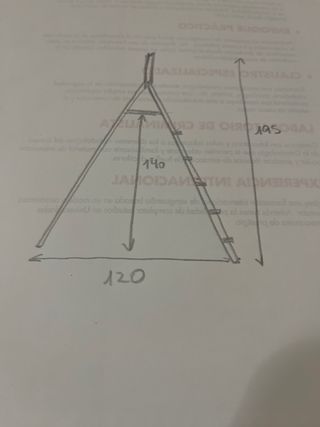 Escalera vintage de madera y metal de los 80