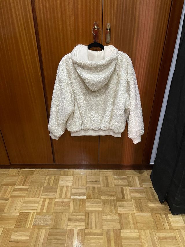 Cazadora Zara Beige Borreguito