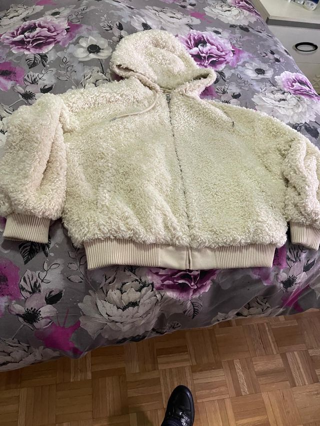 Cazadora Zara Beige Borreguito