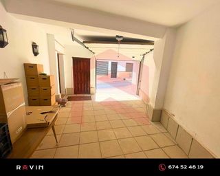 Casa pareada en venta en Mengíbar