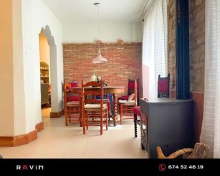 Casa pareada en venta en Mengíbar