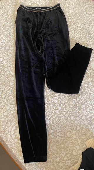 Pantalón terciopelo niña negro con detalles dorado