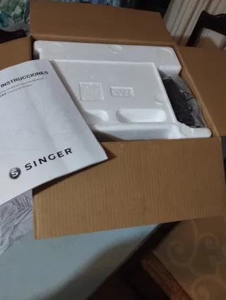 Máquina de coser overlock Singer 14SH654 NUEVA