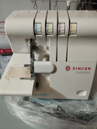 Máquina de coser overlock Singer 14SH654 NUEVA