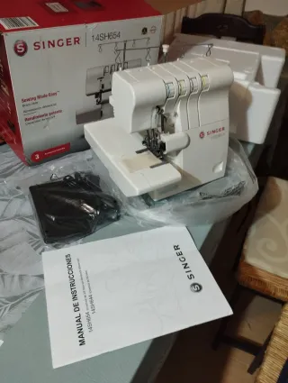 Máquina de coser overlock Singer 14SH654 NUEVA