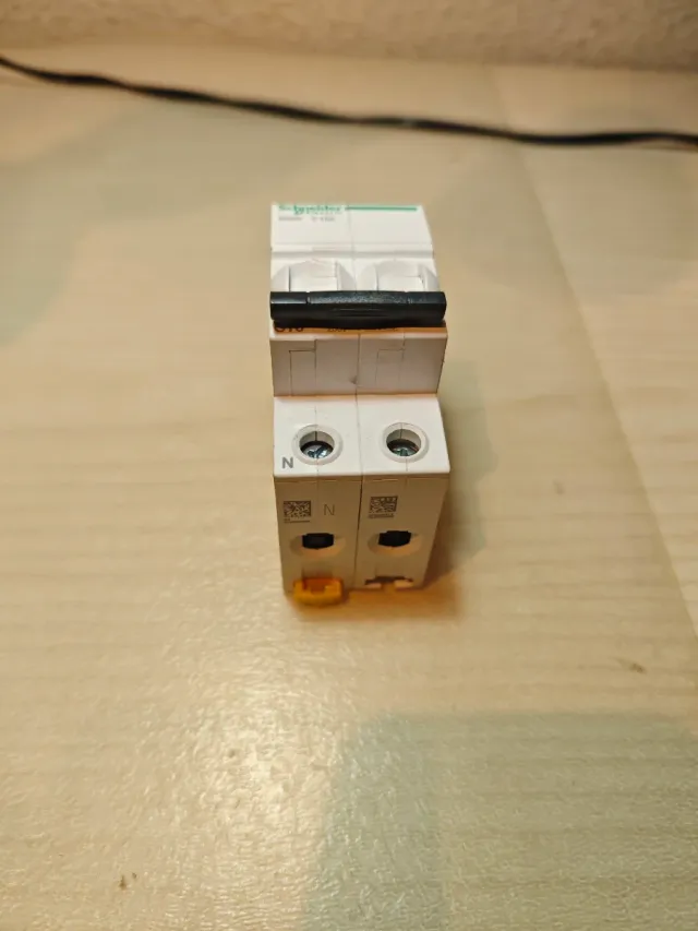 Interruptor Automático Schneider IK60N C16A