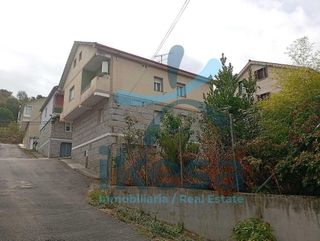 Chalet en venta en San Francisco en Ourense