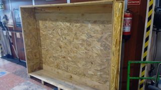 Caja de  madera para voladero pájaros o transporte