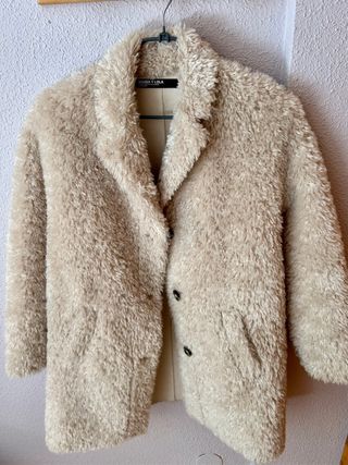 Abrigo pelo Bimba y Lola beige