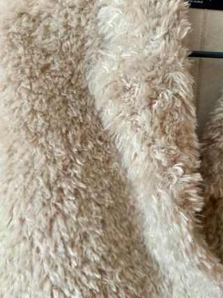 Abrigo pelo Bimba y Lola beige