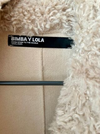 Abrigo pelo Bimba y Lola beige