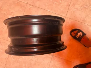 4 Llantas Toyota Avensis con tapacubos