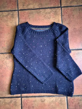 Jersey Azul Marino con Topos de Colores