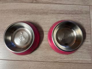 Comedero y bebedero para perros