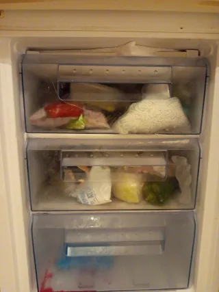 Nevera blanca con congelador NEVIR